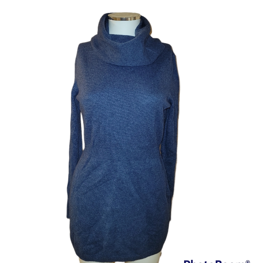 Sweater - Picture 2 of 16